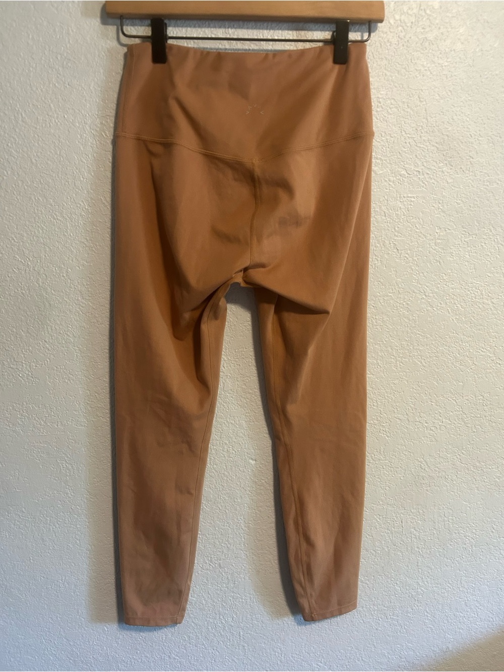 Varley camel leggings